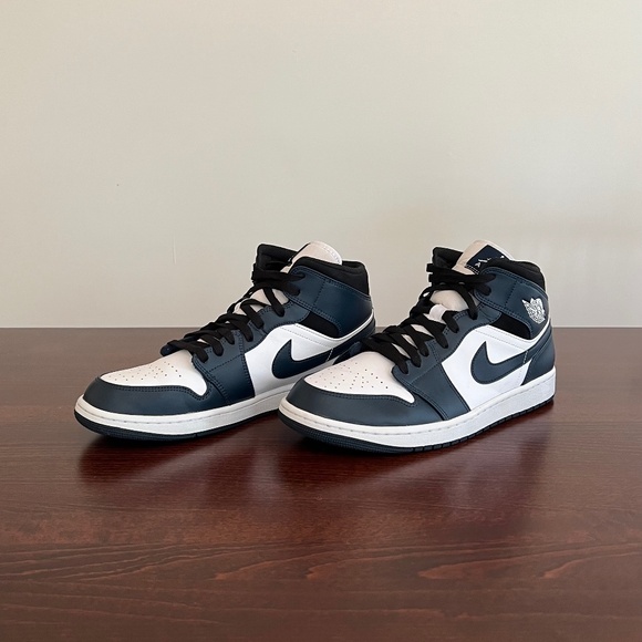 Men’s Air Jordan High Tops - Picture 1 of 4